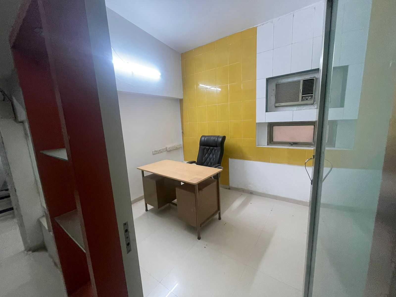 Lavishly office
